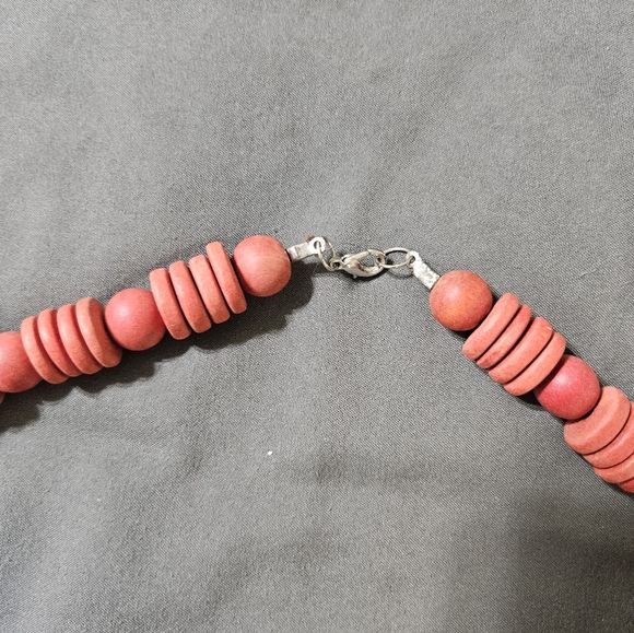 Long wooden beads necklace - Picture 2 of 4